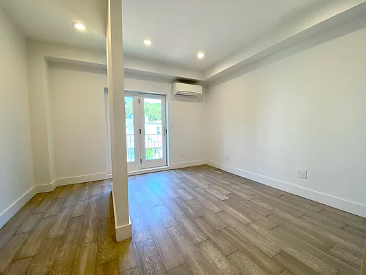 Rented by Compass | media 7