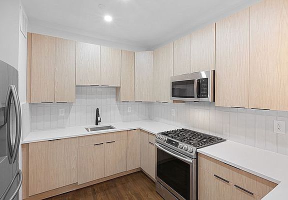5th image of 15 William St #2A