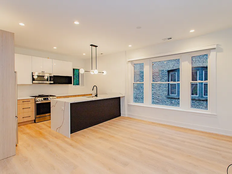 2204 N Kedzie Blvd #2 — Photo 1