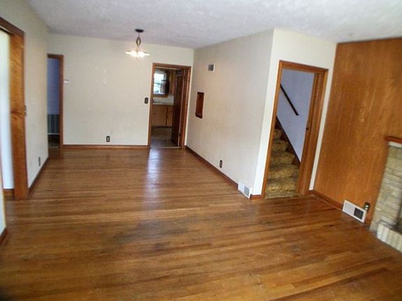 2nd image of 203 S Washington St