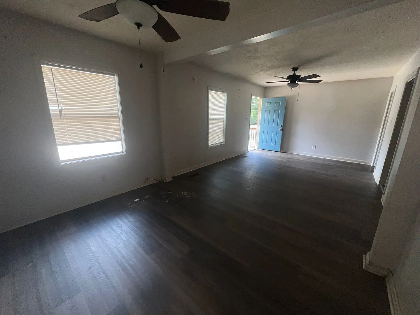 2 bedroom 1 bathroom home — Photo 3