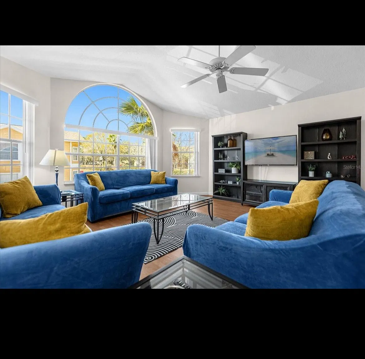 3 bed, 1357 sqft, $2,500 — Photo 4