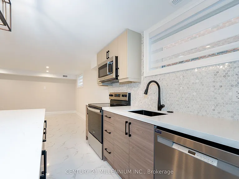 31 Mariposa Ave #B — Photo 11