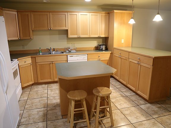 2nd image of 1055 Isaacs Ave #D