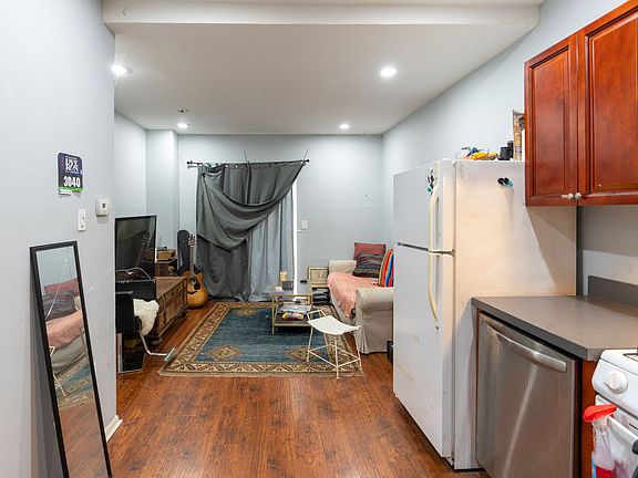 5th image of 1026 S Randolph St #1