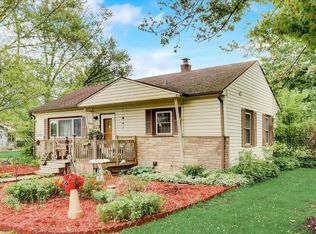 15621 W Mayflower Dr, New Berlin, WI 53151