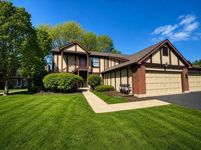 384 Sandhurst Cir APT 3, Glen Ellyn, IL, 60137