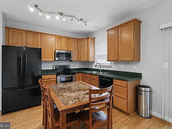 4th image of 209 Estate Dr