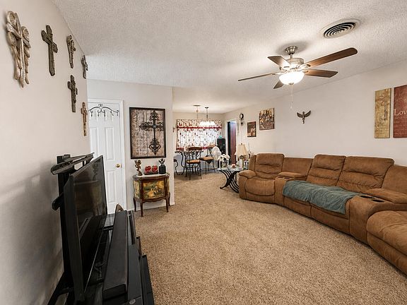 3rd image of 5023 52nd St
