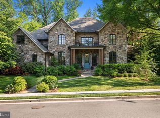 4614 36th St N, Arlington, VA 22207