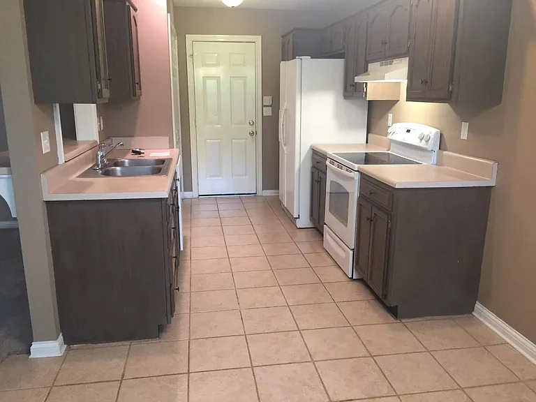 8104 Mee Mee Rd — Photo 5