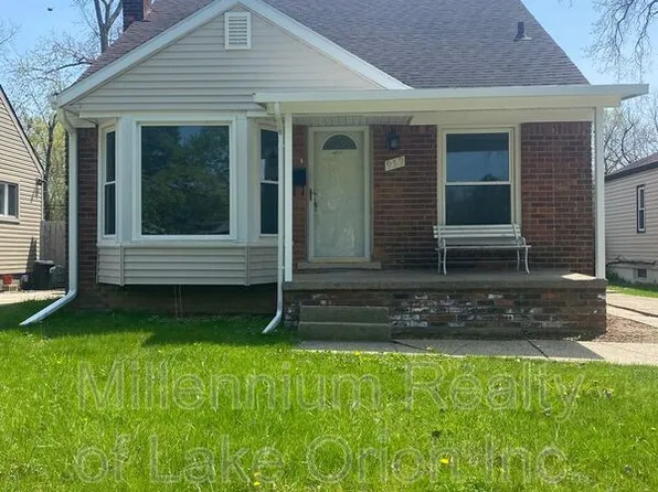 959 Berwick Blvd, Pontiac, MI 48341