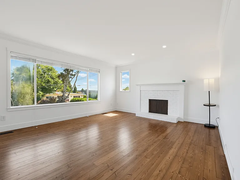 1341 Parker St — Photo 9