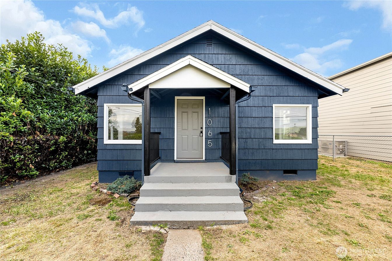 1st image of 1065 7th Avenue