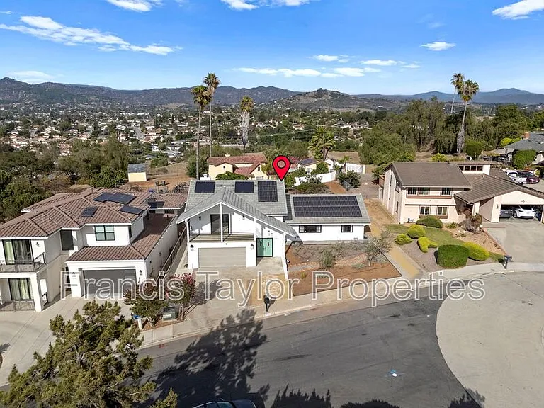 1080 Circle Dr — Photo 35