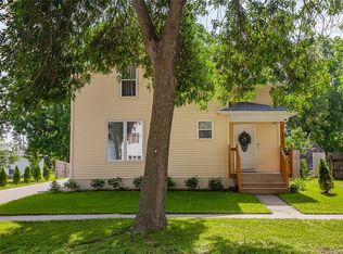 700 10th St, Waukee, IA 50063