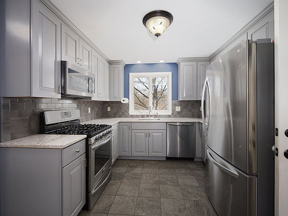 3rd image of 7 Cinnamon Ridge Road