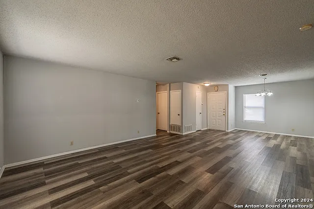 5011 Thomas Paine Dr — Photo 9