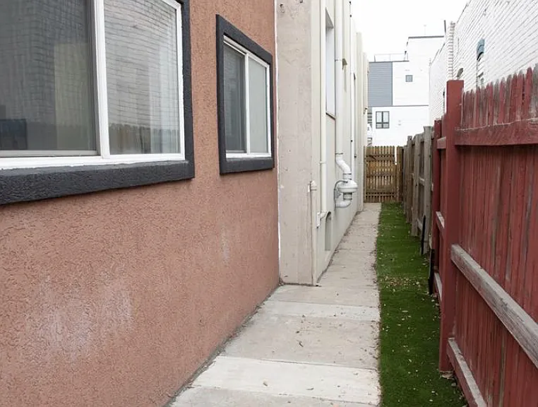 3247 W Conejos Pl — Photo 15