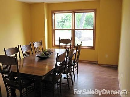 Formal Dining Room : This room could also be made into an office.