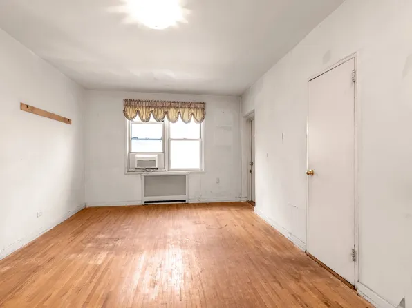 68-61 Yellowston Boulevard image 10 of 16