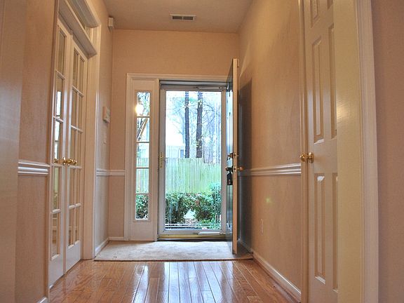 5th image of 5408 Summer Cres #G-3