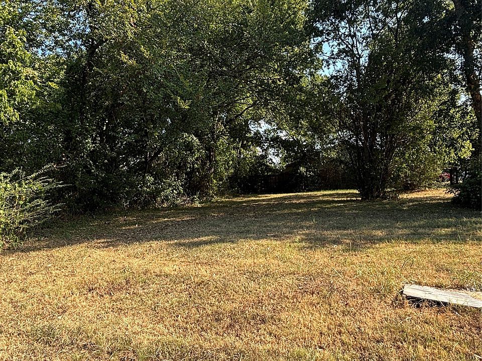 2nd image of 720 Mill St