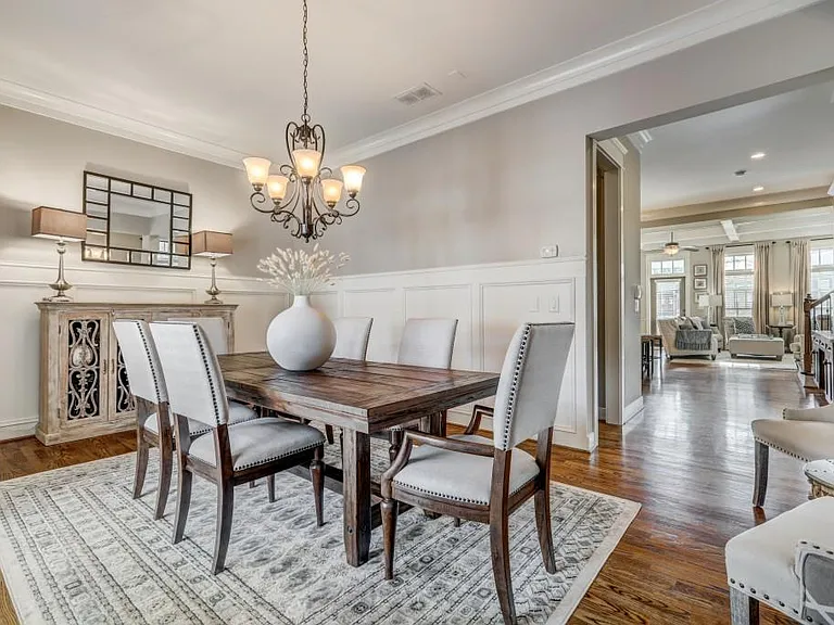 2114 W Village Xing SE — Photo 5