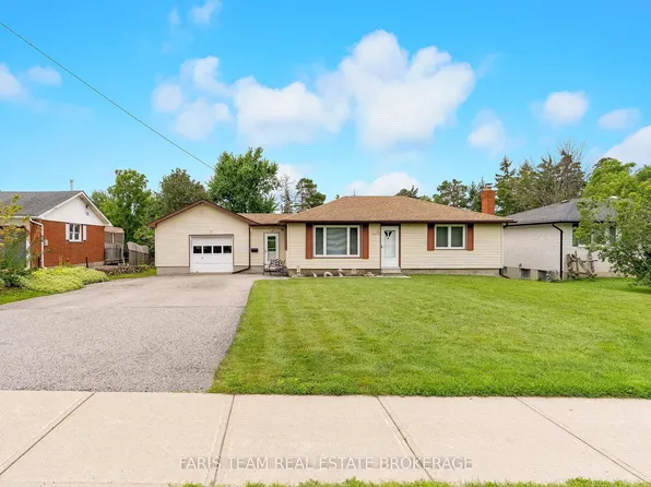 207 Warnica Rd, Barrie, ON L4N 3Z2