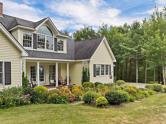 3rd image of 402 Governors Road