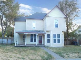 120 W 2nd St, Ione, OR 97843