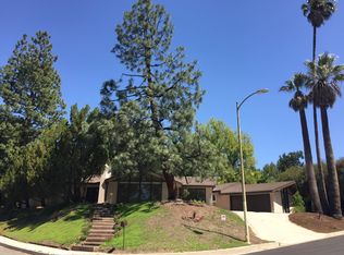 16221 Meadowridge Rd, Encino, CA 91436