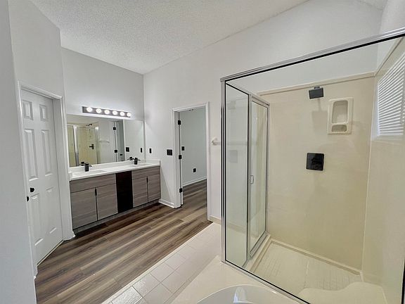 5th image of 9262 Chimneyrock Blvd