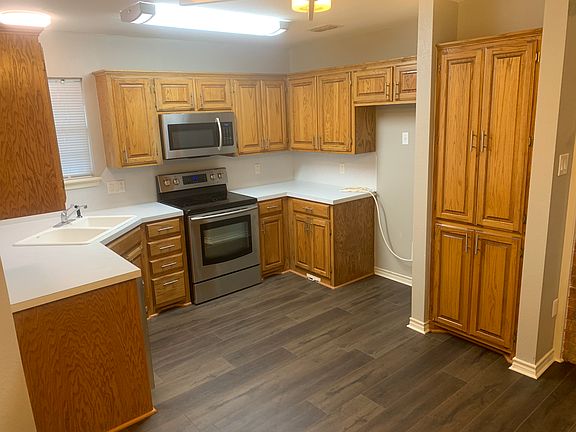 4th image of 3826 Notre Dame Cir