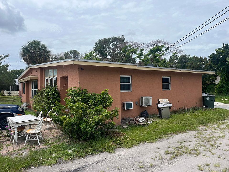 1st image of 301 Preston Court
