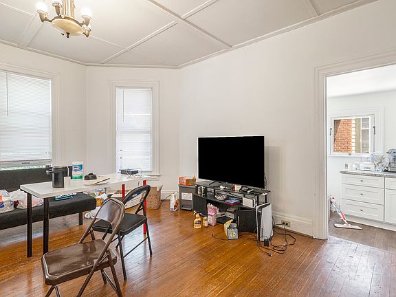 3rd image of 403 S 5th Ave APT 2