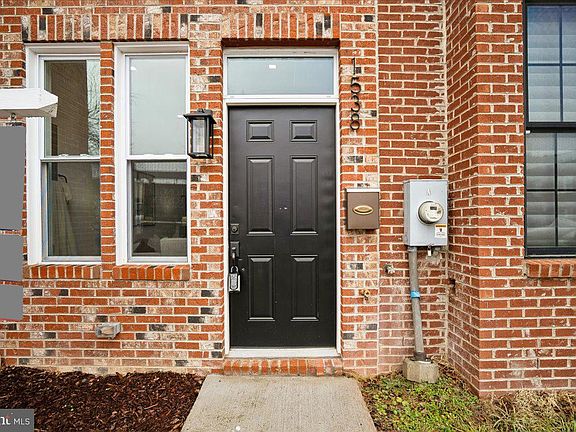 4th image of 1538 Levis