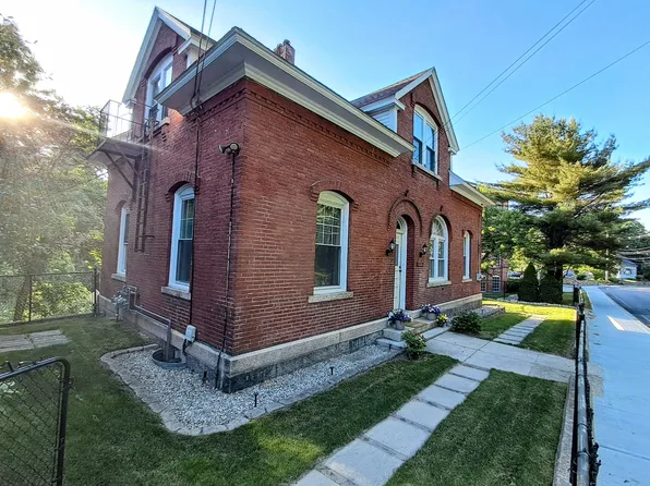 22 North St #2, Douglas, MA 01516