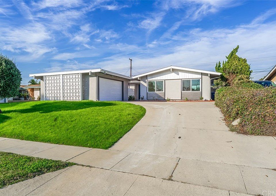 1st image of 14831 Tacuba Dr