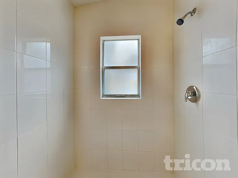 914 Whisper Lake Dr — Photo 12