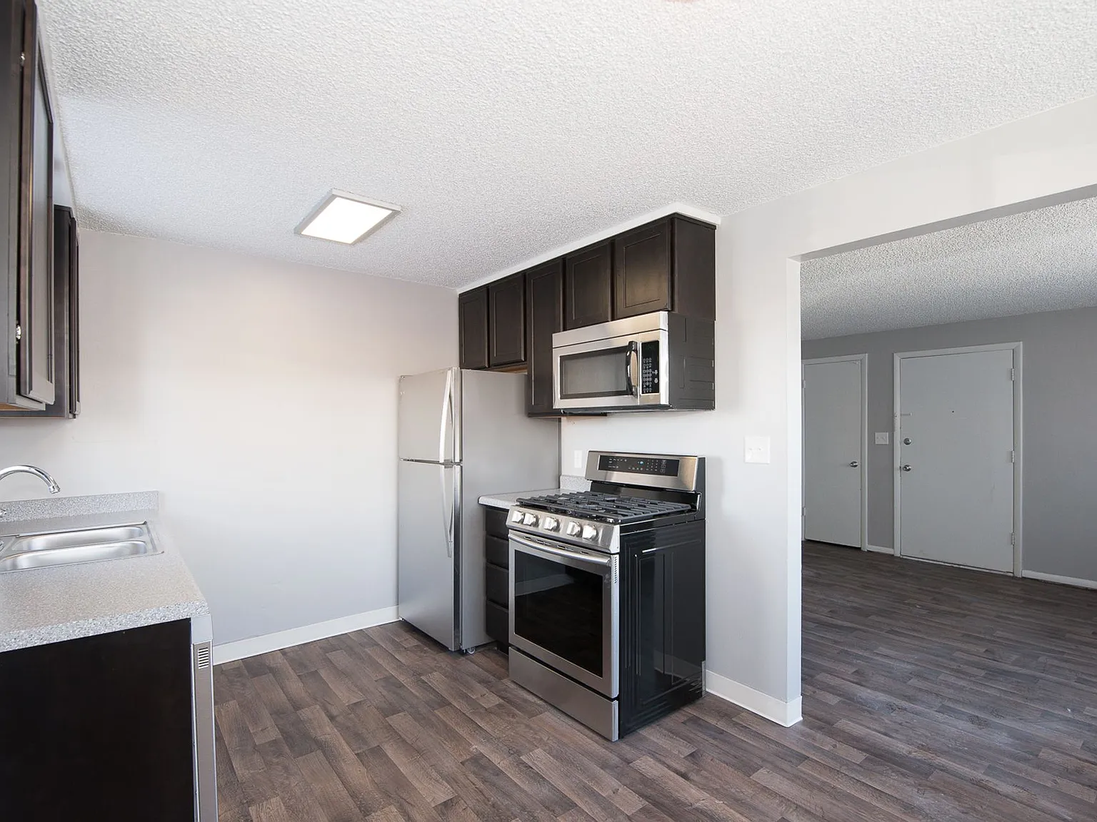 Pine Valley Apartments — Photo 3