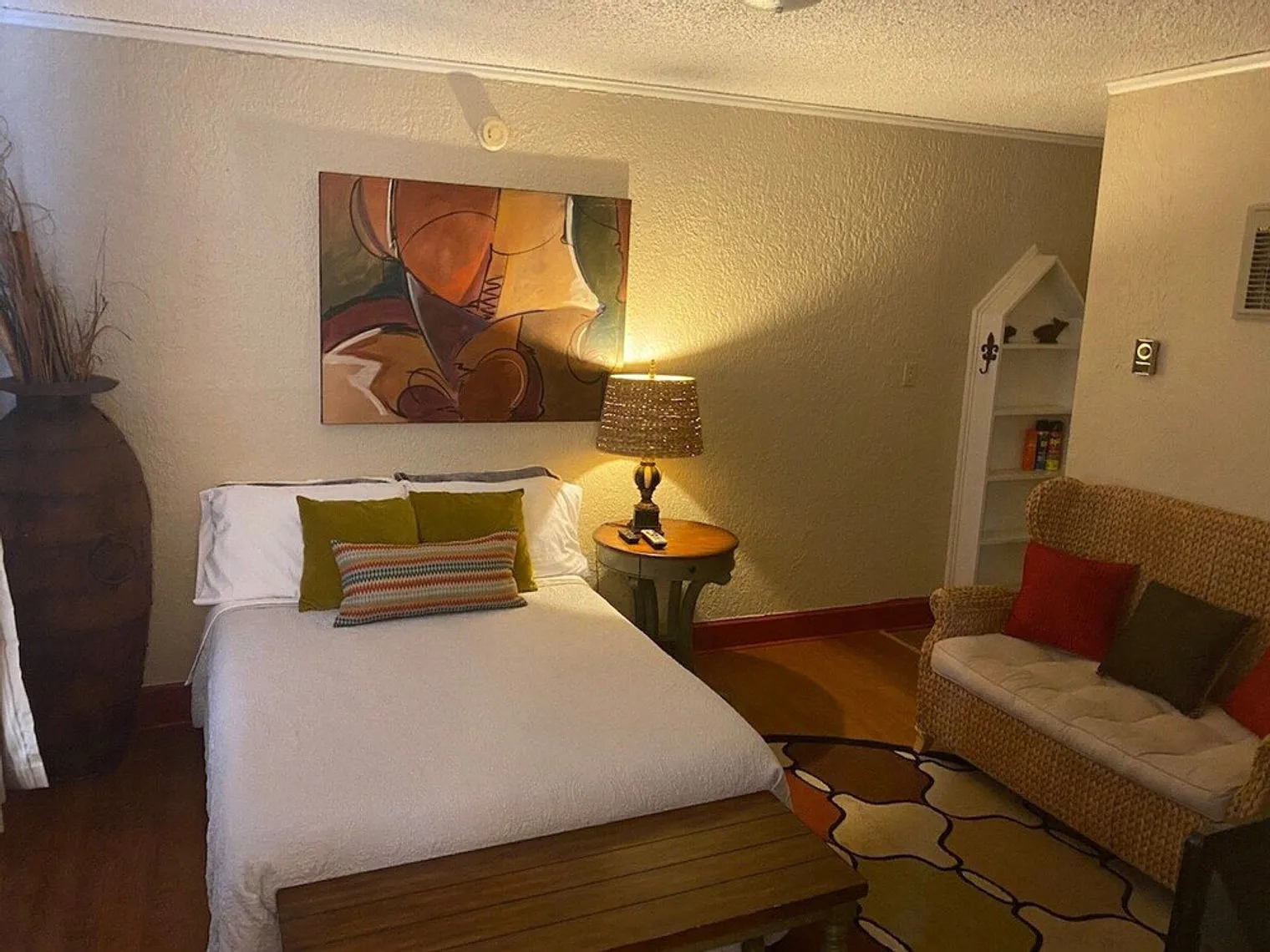 Studio, 1.0 bath, 344 sqft, $1,363 — Photo 1