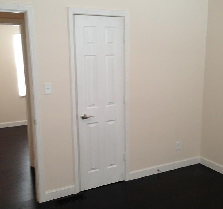 1st image of 1549 Sturm Ave