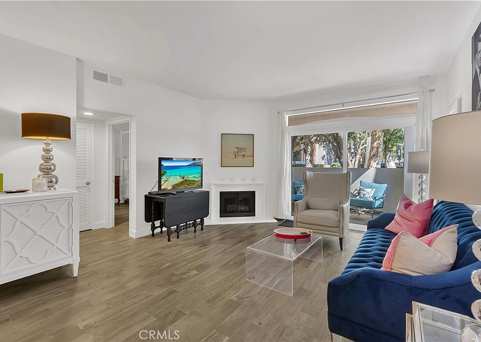 1st image of 358 Villa Point Dr