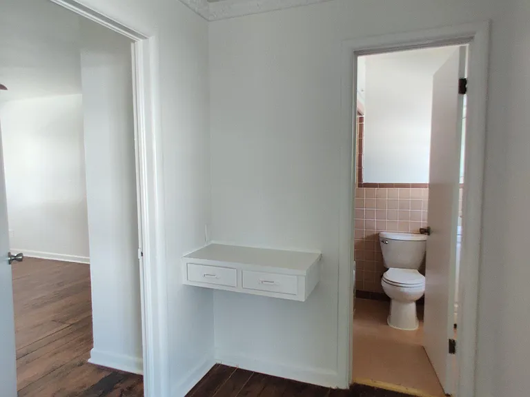 5725 Martel Ave #C — Photo 14