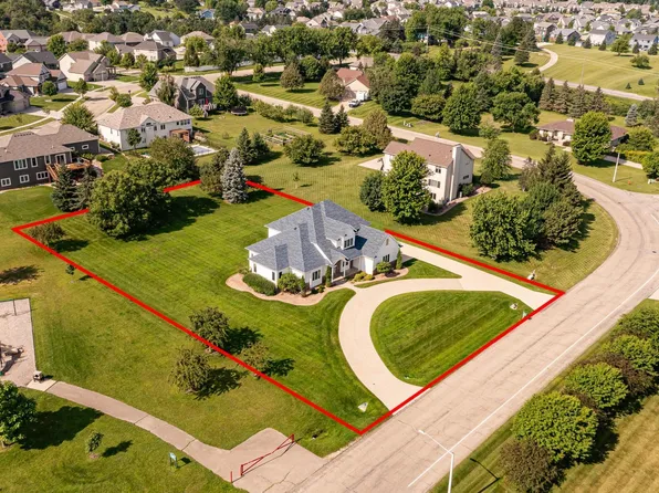 1608 Greystone Ln SW, Rochester, MN 55902