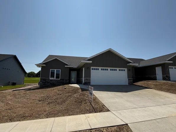 3532 Wagon Wheel Ln, Dubuque, IA 52002