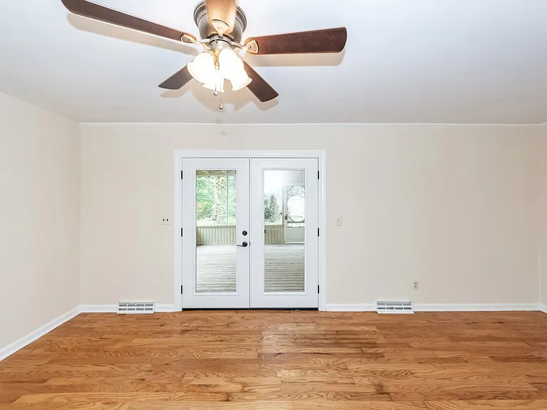 777 Bonham Dr — Photo 53