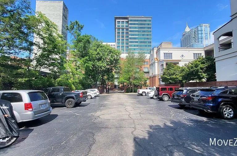 208 E Davie St — Photo 10