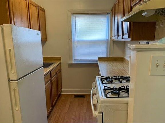 3rd image of 71 Newkirk Ave APT A